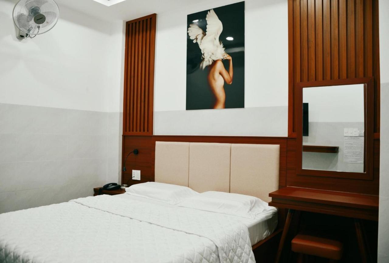 Tulip Hotel Ho Chi Minh Zewnętrze zdjęcie